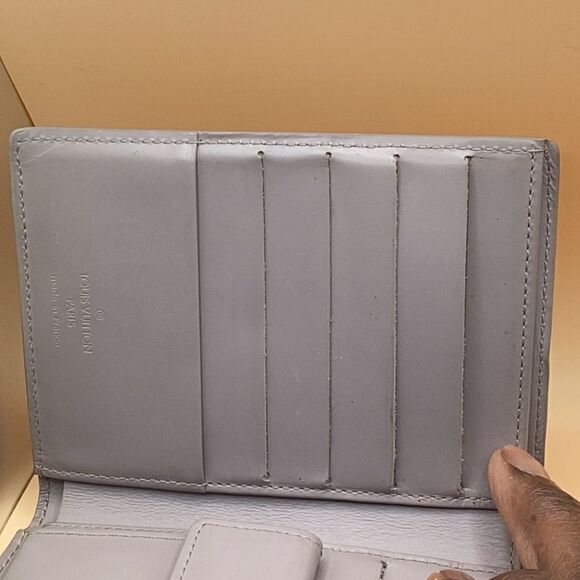 Vintage EUC Louis Vuitton Tri Fold Wallet - Picture 4 of 7